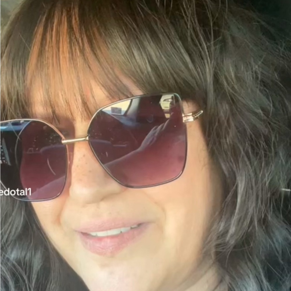 Meet your Posher, Angie